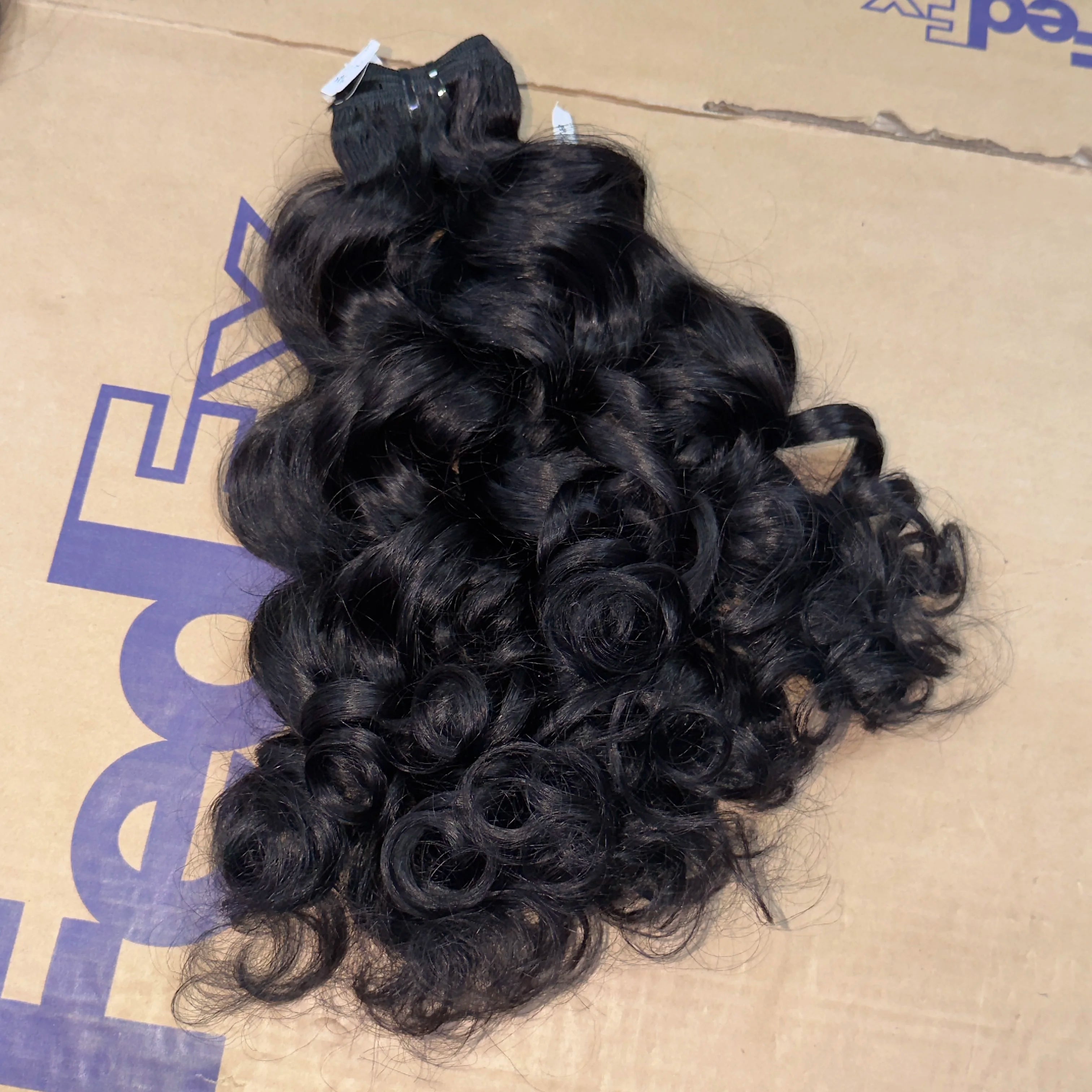 Wholesale Natural Wavy Cuticle Aligned Raw Virgin Indian Hair Single Donor Loose Wave Human Hair Bundles