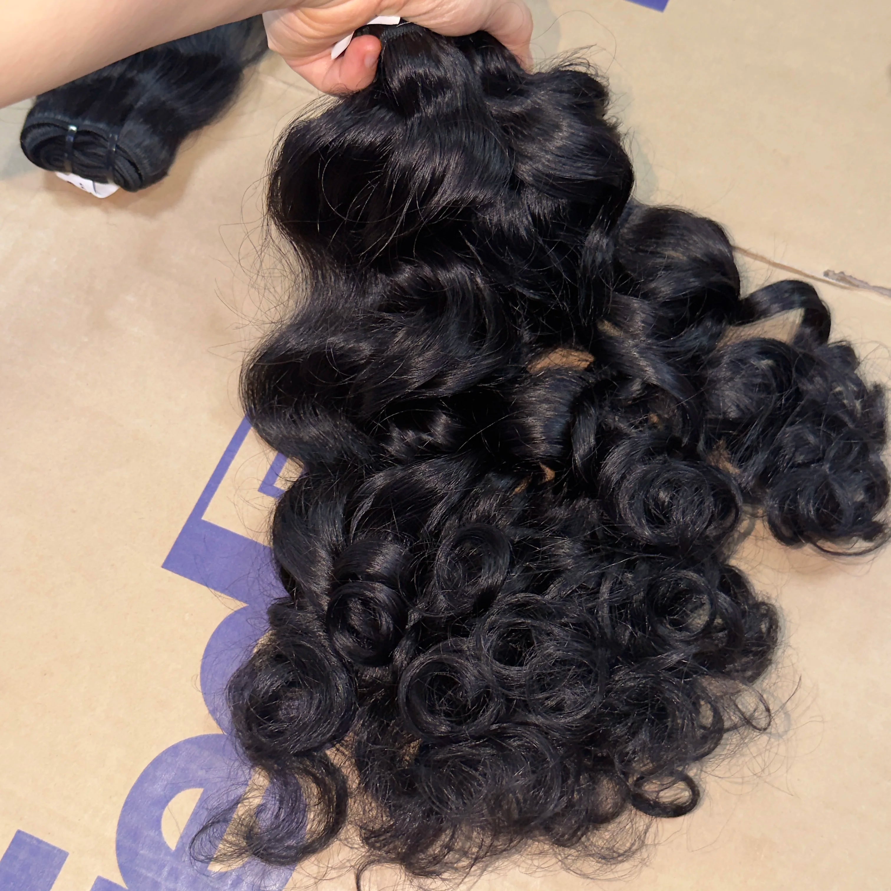 Wholesale Natural Wavy Cuticle Aligned Raw Virgin Indian Hair Single Donor Loose Wave Human Hair Bundles