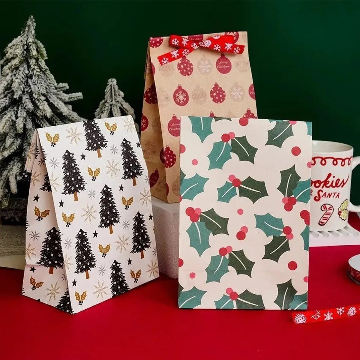 12/24pcs Retro Christmas Kraft Paper Bags Xmas Party Favor Bag Gift Pouch Holiday Present Wrapping Supplies Christmas Gift