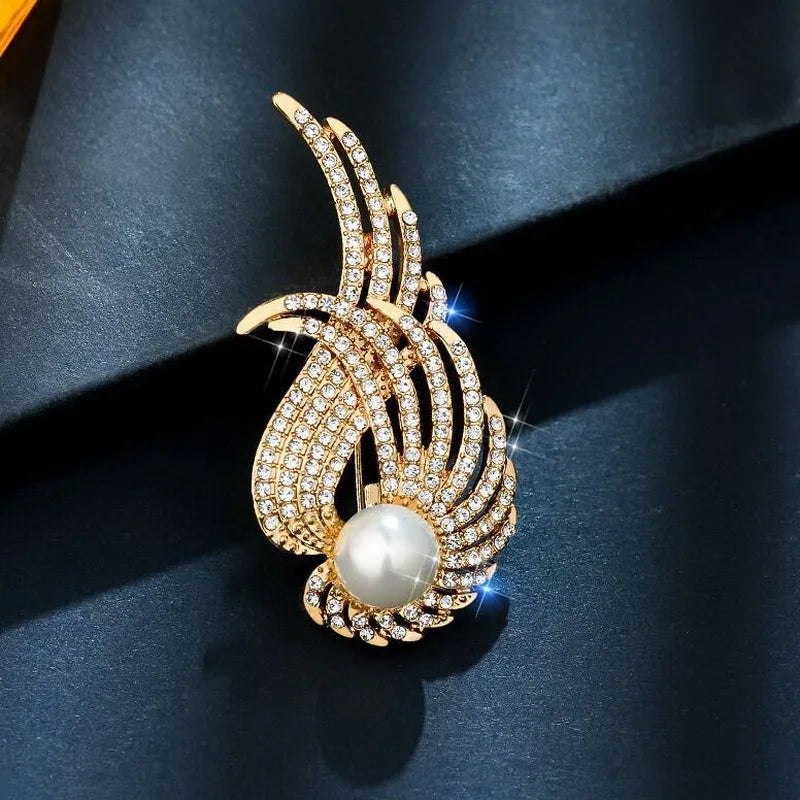 Exquisite Love Heart Brooches For Women Elegant Angel Wings Full Rhinestone Pearl Brooch Pins Sweater Cardigan Buckle Jewelry